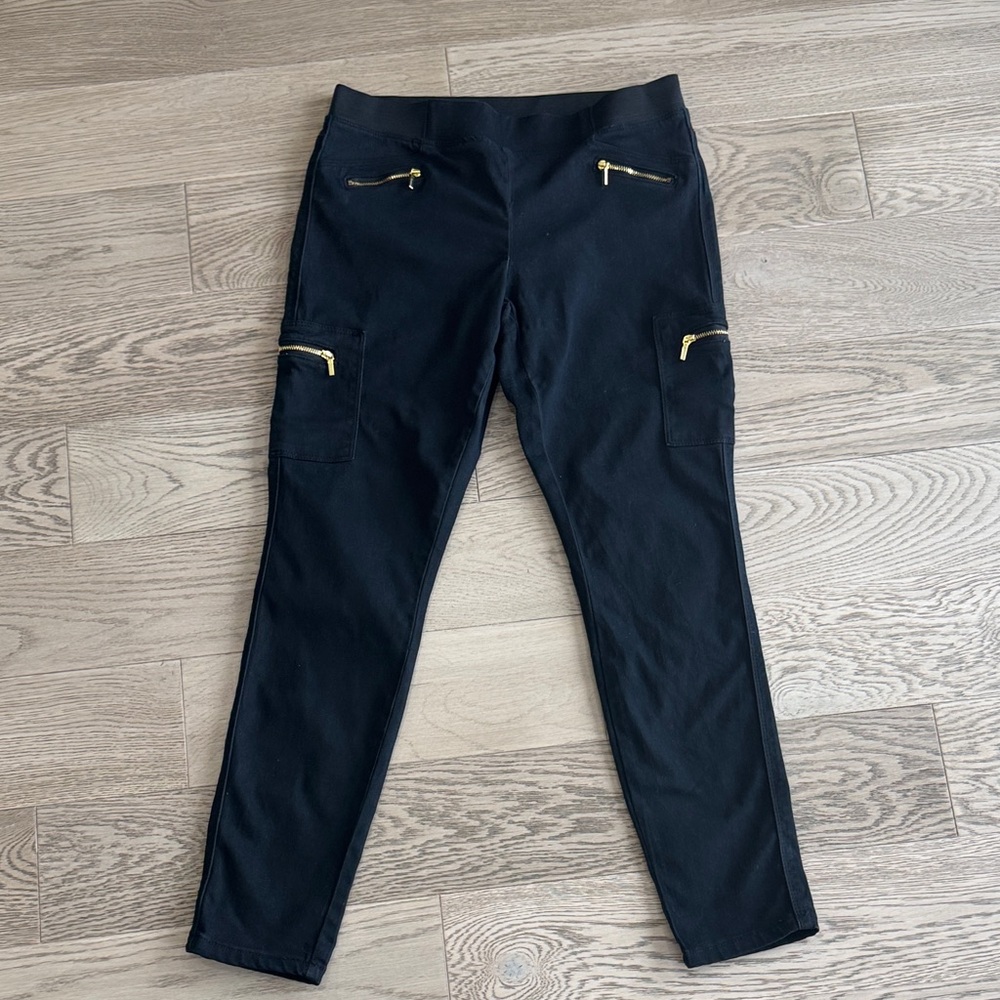bebe Black Skinny Pants with Gold Zipper Accents 29